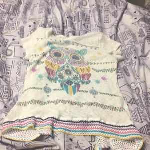 I am selling a shirt with an owl on it